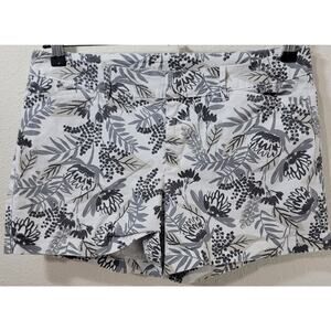 Old Navy White Gray Leaf Print Chino Shorts 10 Flat Front Lightweight Soft
